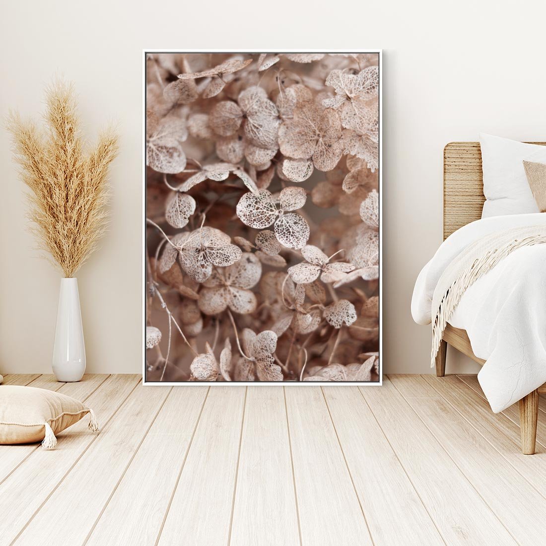 Obraz w ramie 80x120 - Przemijająca Piękność - fotografia, zbliżenie - rama biała