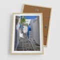 Plakat w ramie 50x70 - Uroki Santorini: Perspektywiczna Uliczka - uliczka, perspektywa - rama drewno