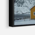 Obraz w ramie 70x100 - Urok Norweskich Domków - Skandynawia, Norwegia - rama czarna