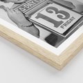 Plakat w ramie 40x50 - Czy to Pech - retro zdjęcie, czarno białe - rama drewno