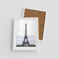 Plakat w ramie 30x40 - Eiffla w mglistym świetle - Eiffla, Paryż - rama biała