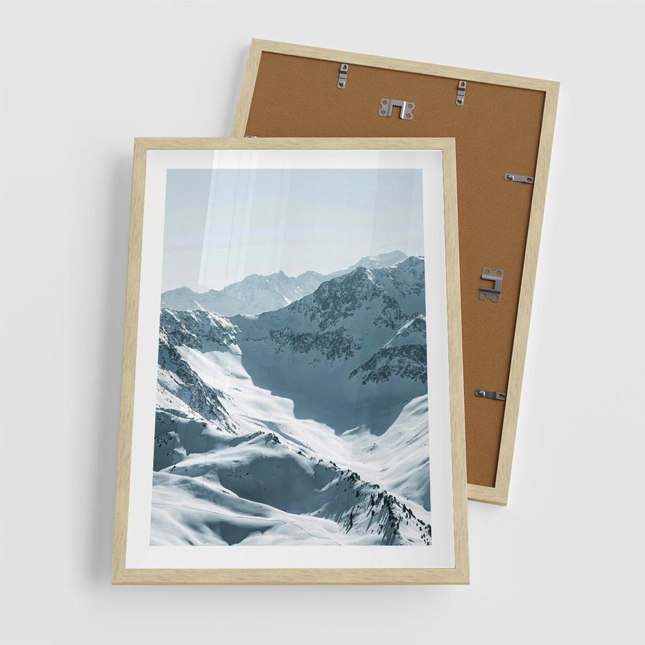 Plakat w ramie 50x70 - Surowość Gór - górskie szczyty, śnieg - rama drewno