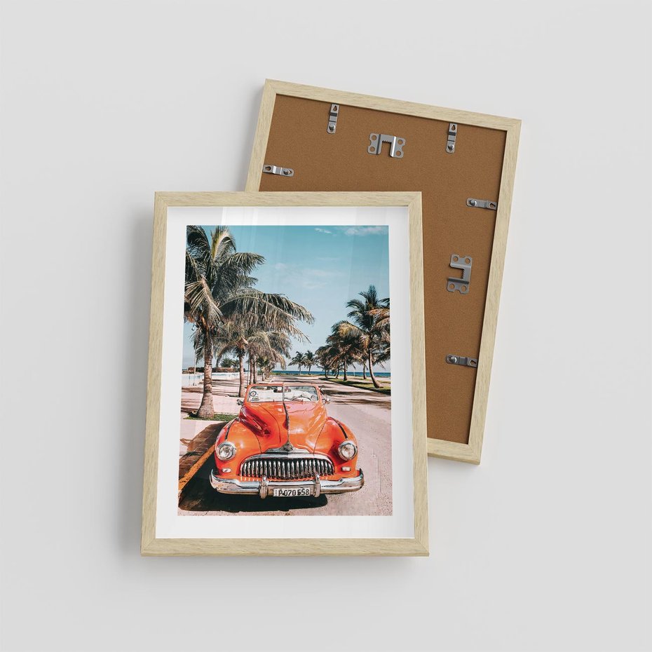 Plakat w ramie 30x40 - Retro Przejażdżka - pomarańczowy retro samochód, kabriolet - rama drewno