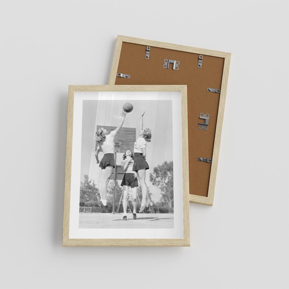 Plakat w ramie 30x40 - Sport to Zdrowie - retro zdjęcie, czarno białe - rama drewno