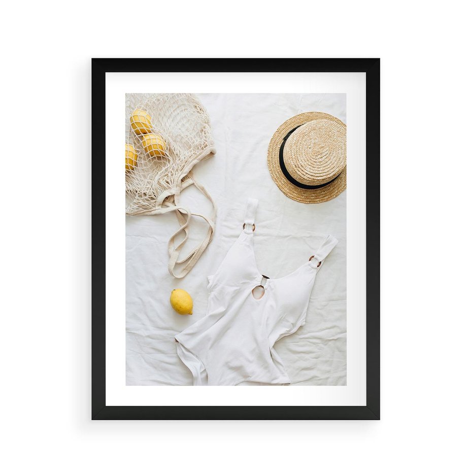 Plakat w ramie 40x50 - Moda na Wakacje: Cytrynowy Urok - kompozycja letnia, fashion - rama czarna