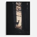 Obraz w ramie 50x70 - Sarnie Skoki - zdjęcie, klimatyczny las - rama czarna