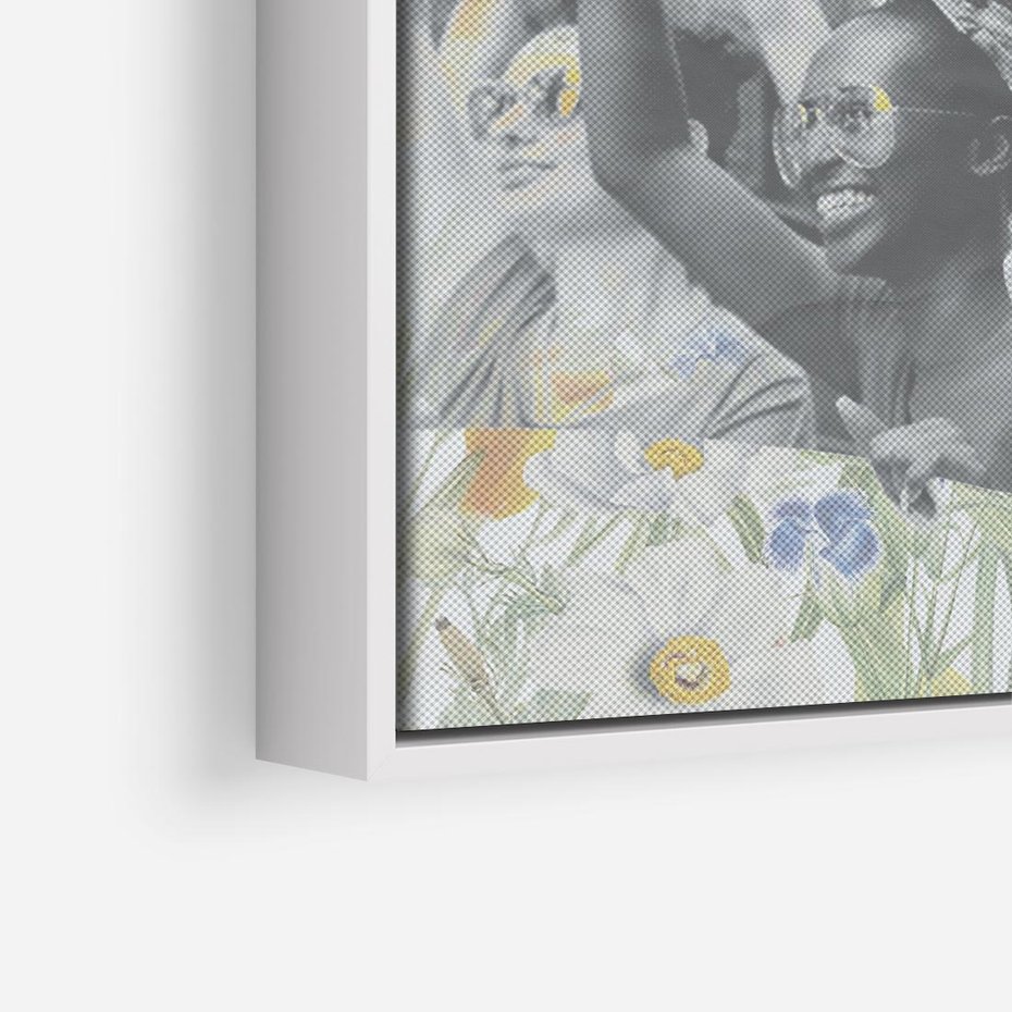 Obraz w ramie 80x80 - Księga zaklętych marzeń - kolaż, czarnobiałe zdjęcie wesołych młodych ludzi - rama biała