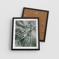 Plakat w ramie 40x50 - Palmy w Zgaszonej Zieleni - palmy, tropikalne liście - rama czarna