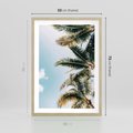 Plakat w ramie 50x70 - Pod Błękitnym Niebem - palmy, ujęcie z dołu - rama drewno