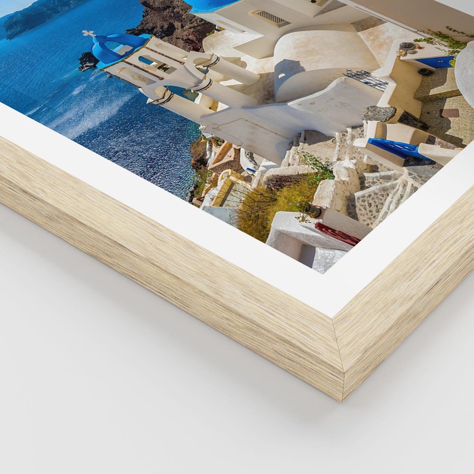 Plakat w ramie 50x70 - Urokliwy widok na Santorini - Santorini, widok - rama drewno