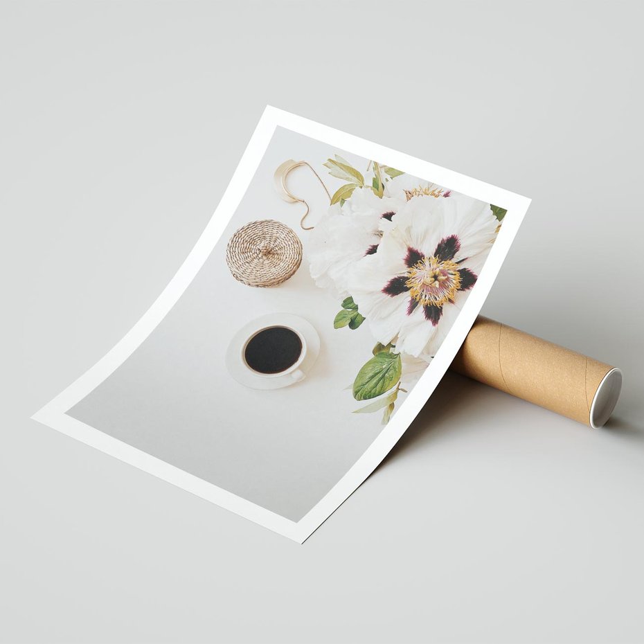 Plakat bez ramy 30x40 - Bukiet Kwiatów i Kawa na Stole - fotografia, na stole bukiet