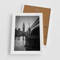 Plakat w ramie 50x70 - Majestatyczny Big Ben w Londynie - Londyn, most - rama biała