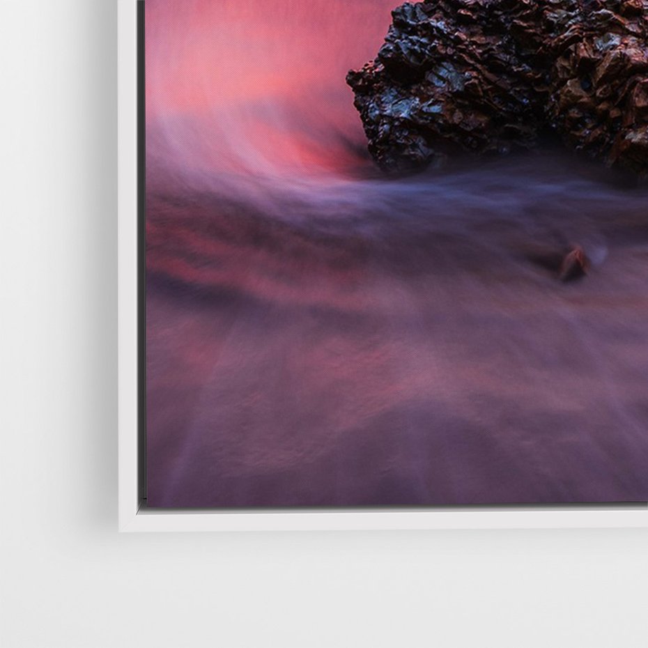 Obraz w ramie 80x120 - Zaklęty Zachód - magiczny zachód słońca, fioletowe - rama biała