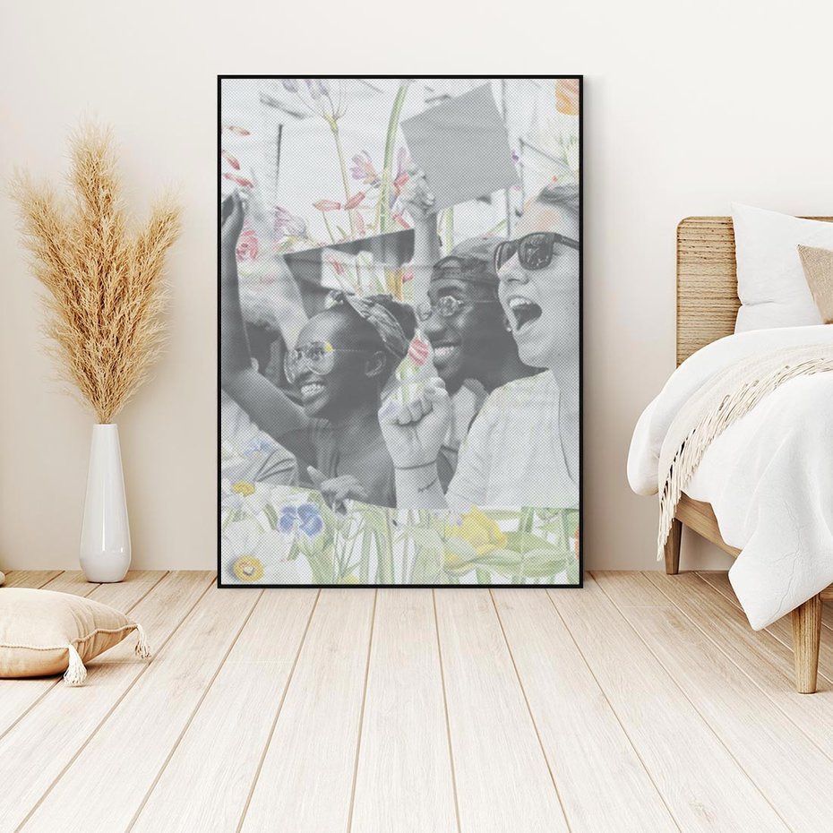 Obraz w ramie 50x70 - Księga zaklętych marzeń - kolaż, czarnobiałe zdjęcie wesołych młodych ludzi - rama czarna