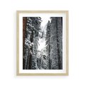 Plakat w ramie 40x50 - Cicha Magia Zimowego Lasu - zimowy las, ośnieżone drzewa - rama drewno
