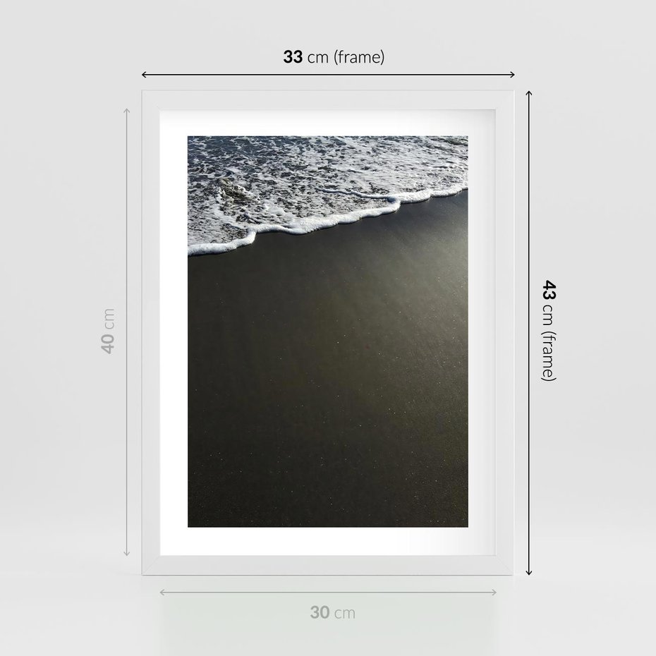Plakat w ramie 30x40 - Morskie Fale na Plaży - plaża, morskie fale omywają piasek - rama biała