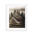 Plakat w ramie 40x50 - Pomost nad jeziorem - pomost, jezioro - rama biała