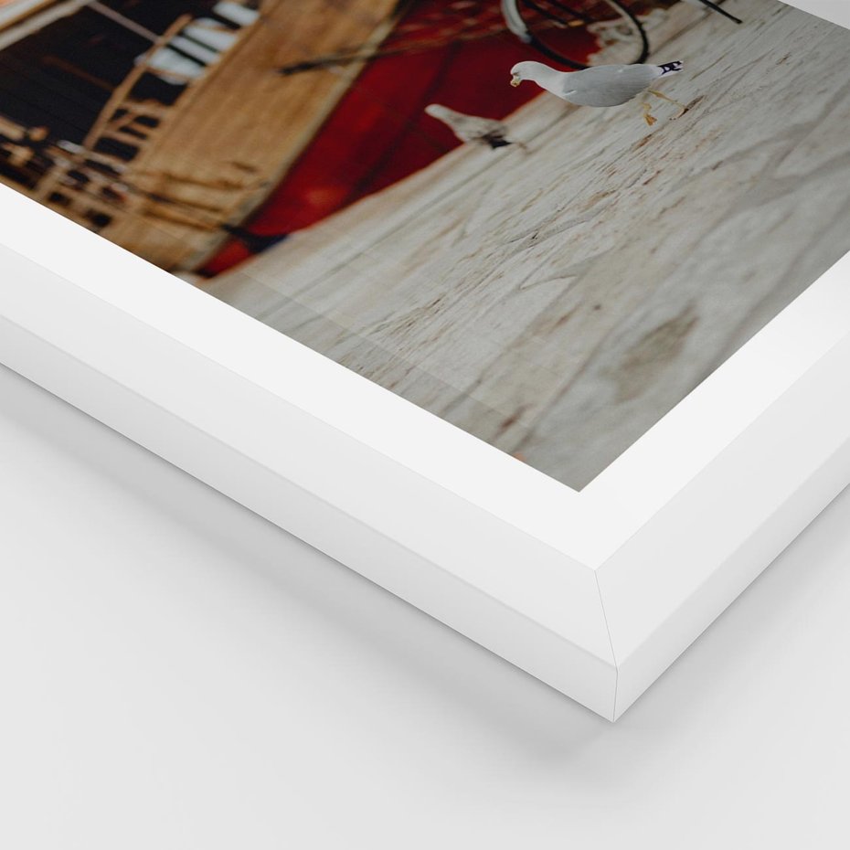 Plakat w ramie 50x70 - Przygoda na Horyzoncie - port, statek - rama biała