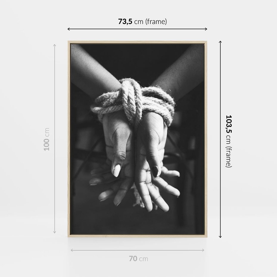 Obraz w ramie 70x100 - Splątane Uczucia - czarno biała fotografia, artystyczna - rama drewno