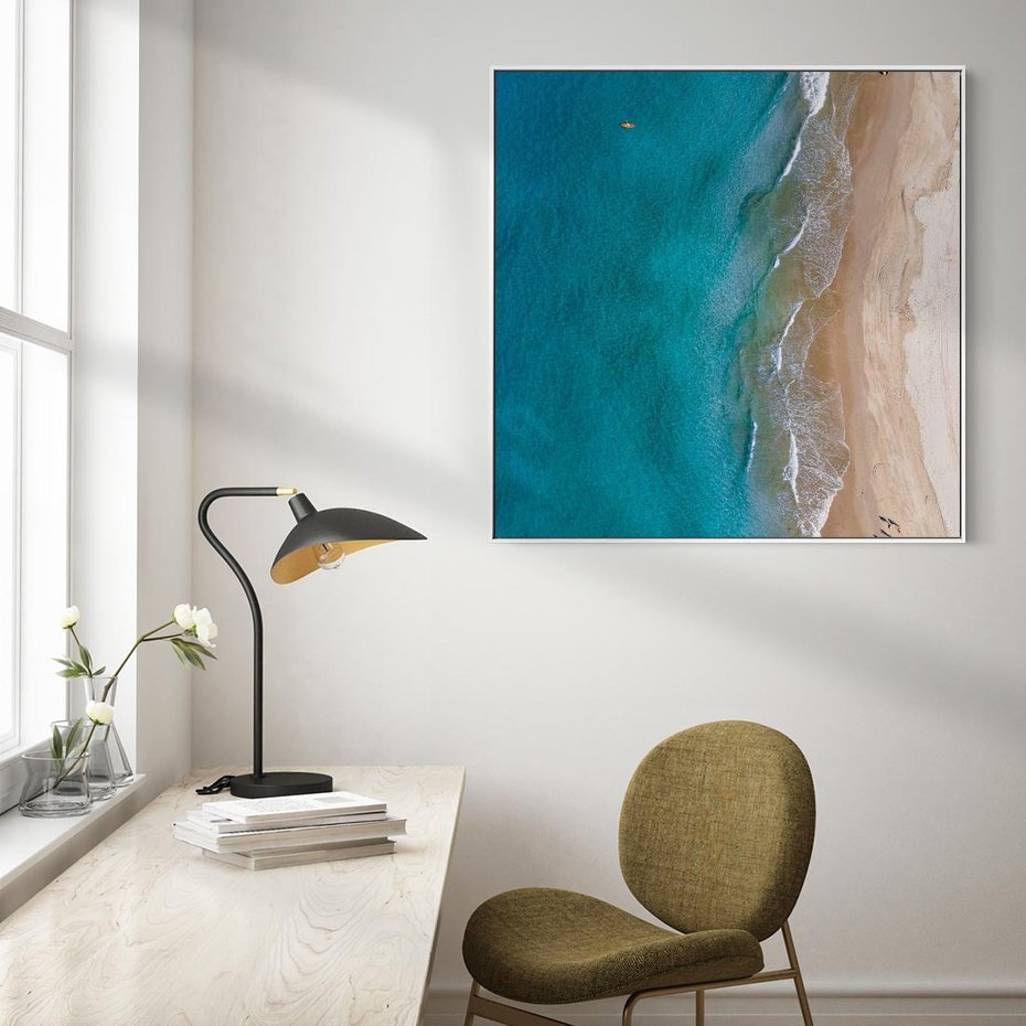 Obraz w ramie 50x50 - Spokój nad morzem - morze, plaża - rama biała