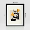 Plakat w ramie 40x50 - Elegancja w Szkicu: Stopa w Bucie na Obcasie - grafika, czarny szkic - rama czarna