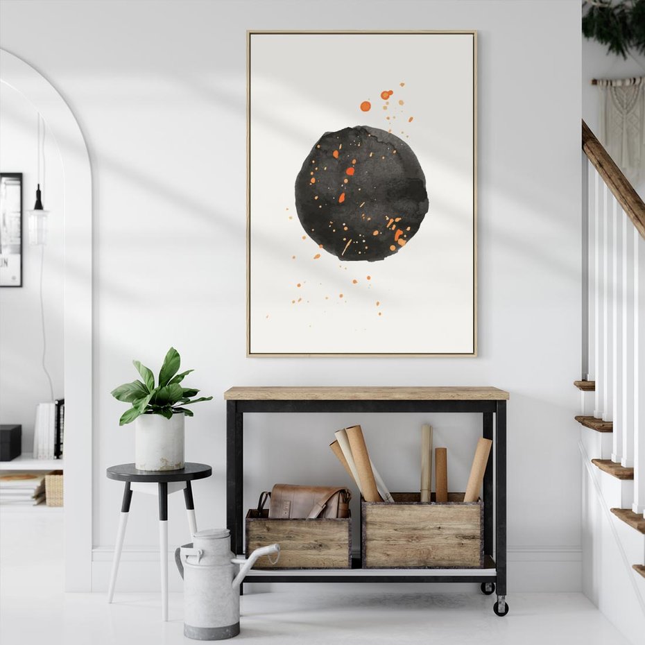 Obraz w ramie 50x70 - Wibracje Kolorów - abstrakcyjna czarna plama, rozsiane pomarańczowe kropki - rama drewno