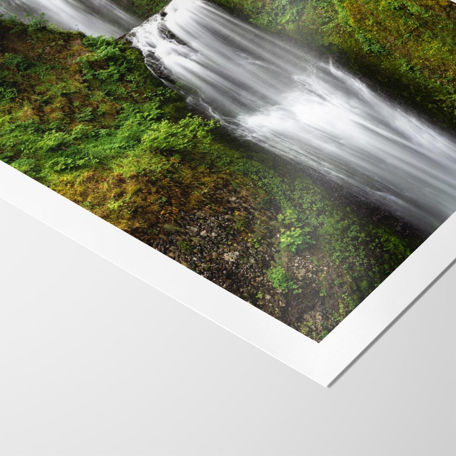 Plakat bez ramy 21x30 - Siła i Urok Natury - wodospad, las