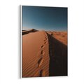 Obraz w ramie 80x120 - Piasek pustyni w ogniu - pustynia, piasek - rama biała