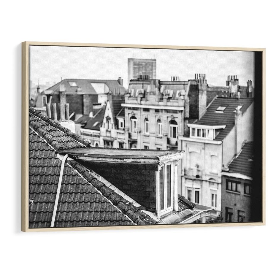 Obraz w ramie 100x70 - Miasto w Retro Odsłonie - fotografia czarno biała, ujęcie na dachy wielkiego miasta - rama drewno