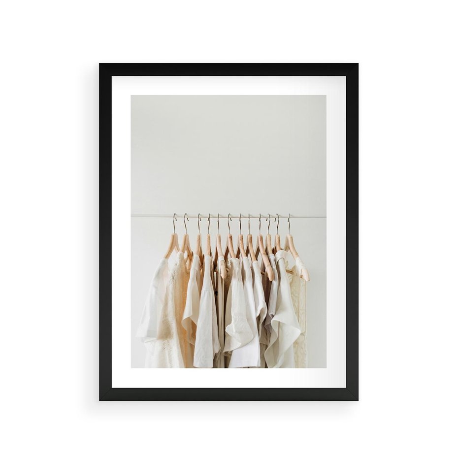 Plakat w ramie 30x40 - Elegancja Prostoty - ubrania, modowa fotografia - rama czarna