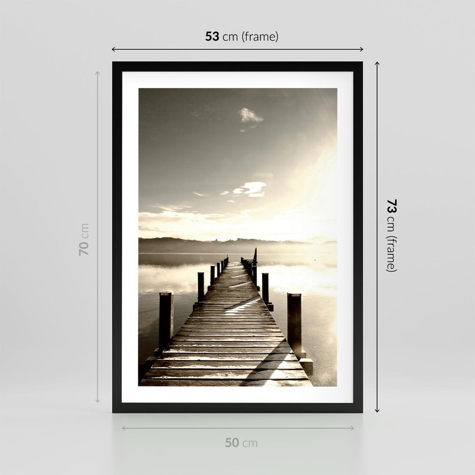 Plakat w ramie 50x70 - Mglisty poranek na pomostcie - pomost, mgła - rama czarna