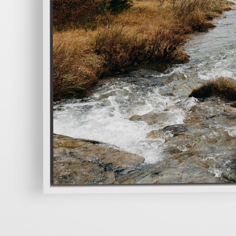 Obraz w ramie 80x120 - W Górskiej Dolinie - artystyczna fotografia, las - rama biała