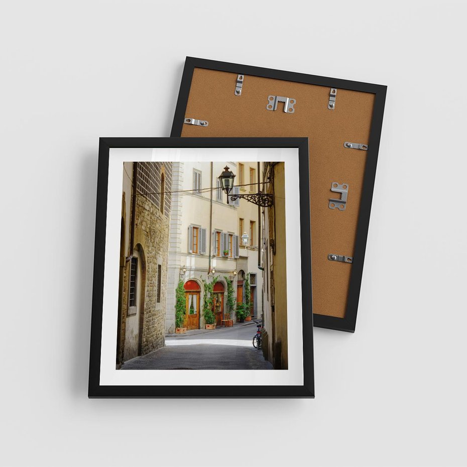 Plakat w ramie 40x50 - Uliczka: perspektywa miejskiego krajobrazu - uliczka, perspektywa - rama czarna