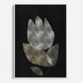 Obraz w ramie 50x70 - Nocne Uniesienia - abstrakcyjny kwiat, mroczna atmosfera - rama biała