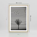 Plakat w ramie 50x70 - Samotne Drzewo - samotne drzewo w polu, czarno białe zdjęcie - rama drewno