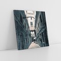 Obraz na płótnie 40x40 - Odkryj tajemnice miasta - uliczka, perspektywa