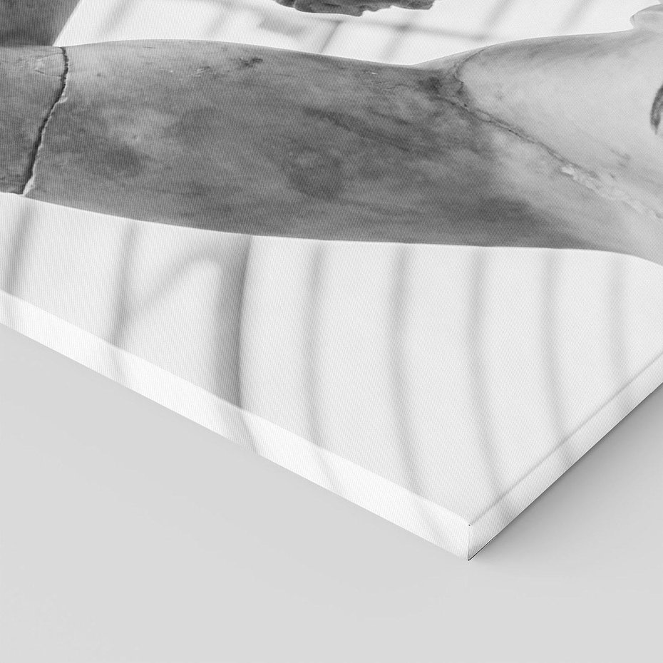 Obraz na płótnie 120x80 - Zaklęta w Kamieniu - antyczna rzeźba kobiety na fotografii, czarno biała