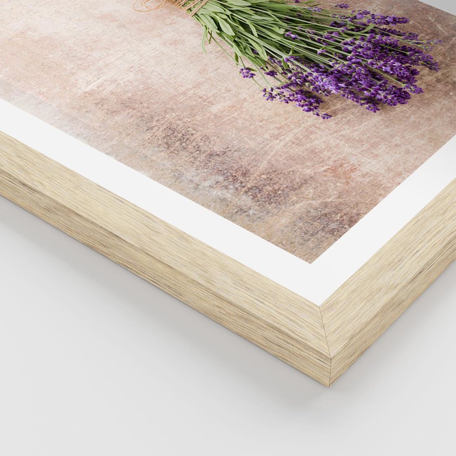 Plakat w ramie 50x70 - Romantyczny urok - lawenda, bukiet - rama drewno