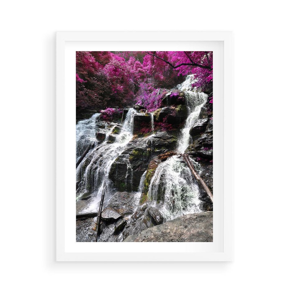 Plakat w ramie 50x70 - Wodospad wśród majestatycznych gór - wodospad, góry - rama biała