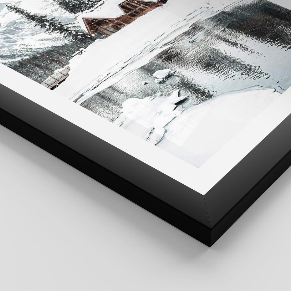 Plakat w ramie 30x40 - Urok Zimowego Krajobrazu - domek w górach, zima - rama czarna