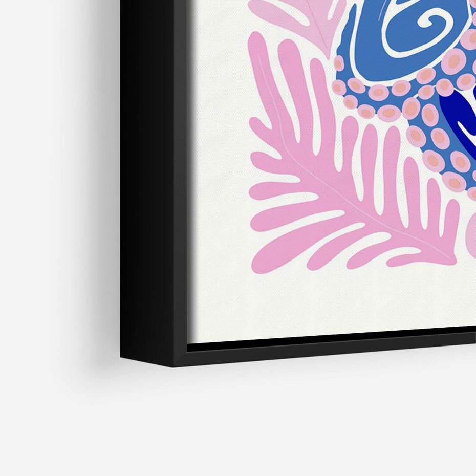 Obraz w ramie 50x70 - Rozkwitające marzenia - abstrakcyjna kompozycja, niebieska ośmiornica wśród różowej roślinnośći - rama czarna