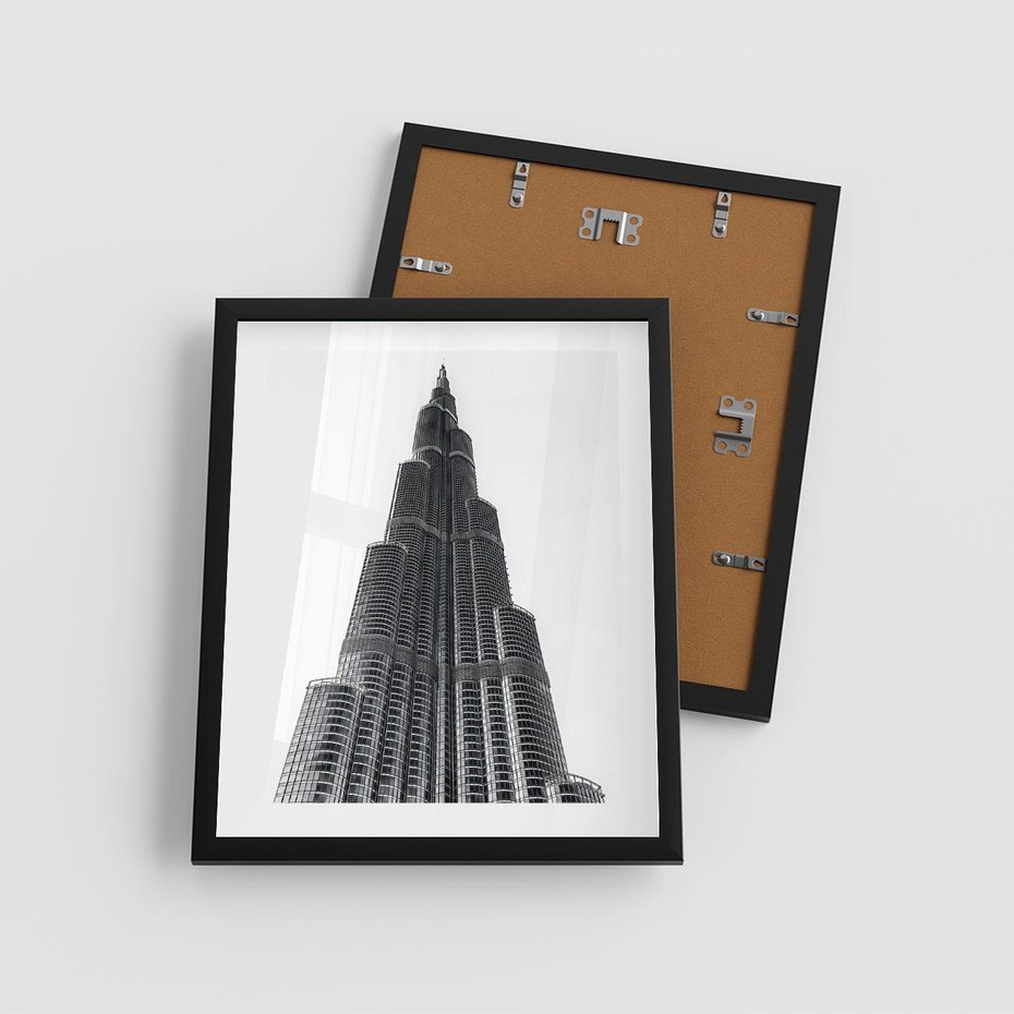 Plakat w ramie 40x50 - Wieżowiec w Monochromii - wieżowiec, architektura - rama czarna