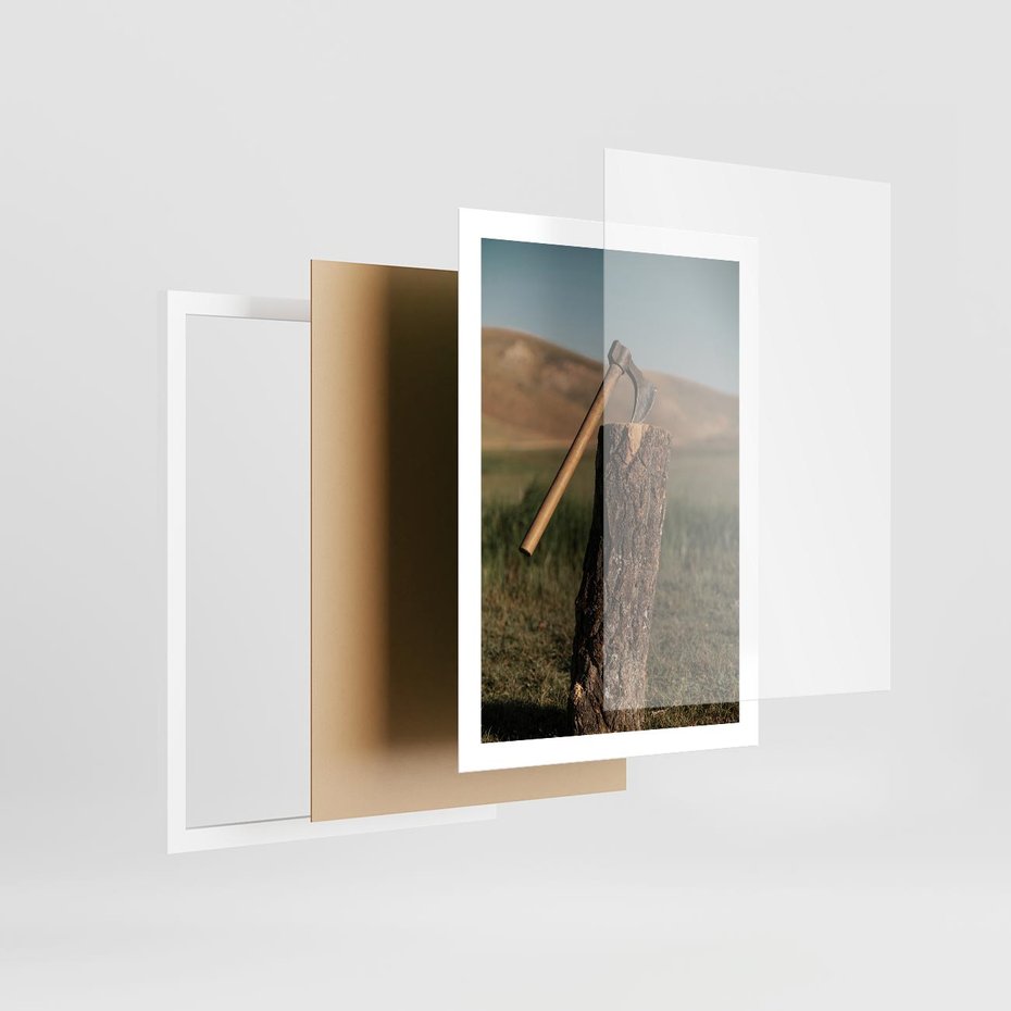 Plakat w ramie 50x70 - Lasowa siła w drewnie - las, siekiera - rama biała