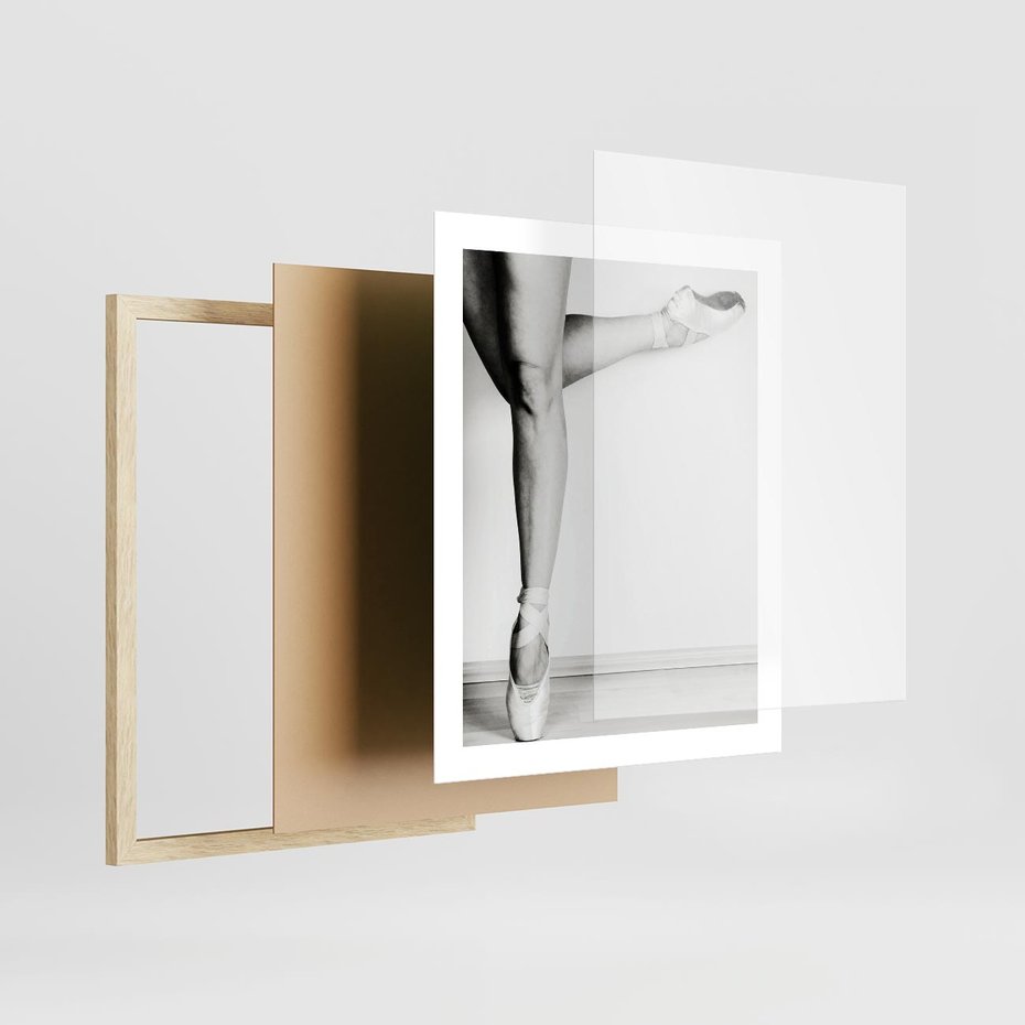 Plakat w ramie 40x50 - Tańcząca Delikatność - artystyczne zdjęcie, odcienie szarości - rama drewno