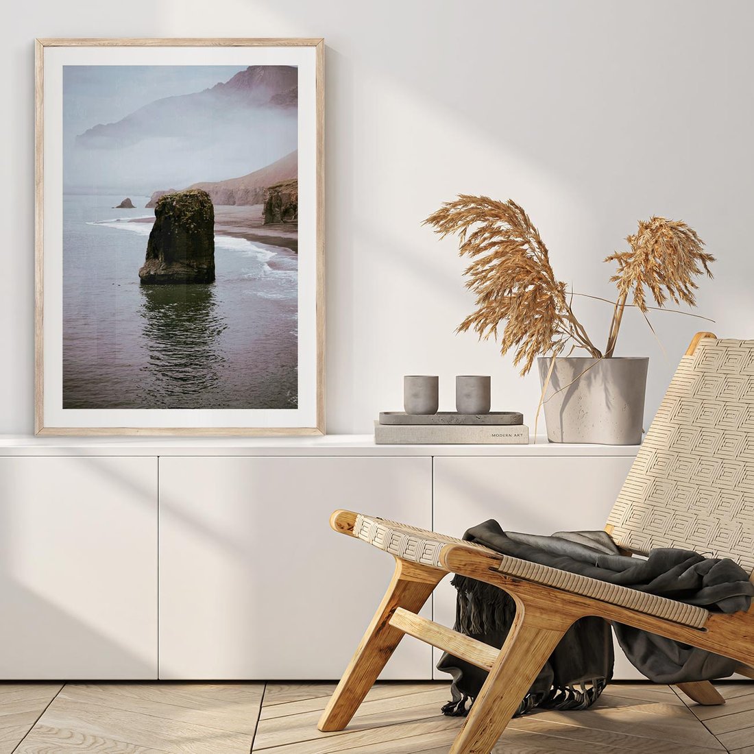 Plakat w ramie 50x70 - Północna Dzikość: Skaliste Klify nad Morzem - skały, klify - rama drewno