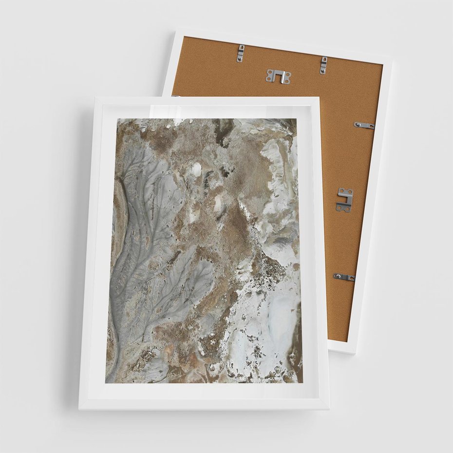 Plakat w ramie 50x70 - Spokój w Beżu - zdjęcie, naturalna tekstura - rama biała
