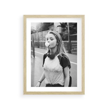 Plakat w ramie 50x70 - Letnia Młodość - nowoczesna fotografia, czarno biała - rama drewno