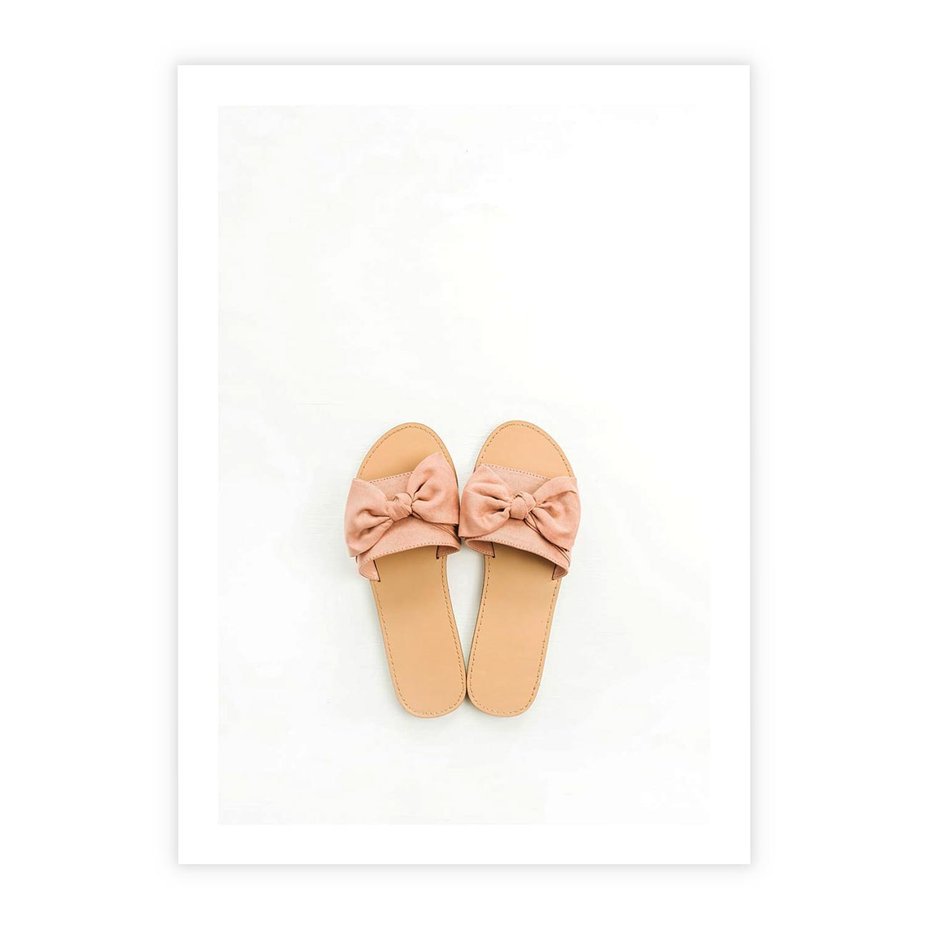 Plakat bez ramy 21x30 - Minimalistyczna Moda: Klapki na Białym Tle - klapki, minimalizm