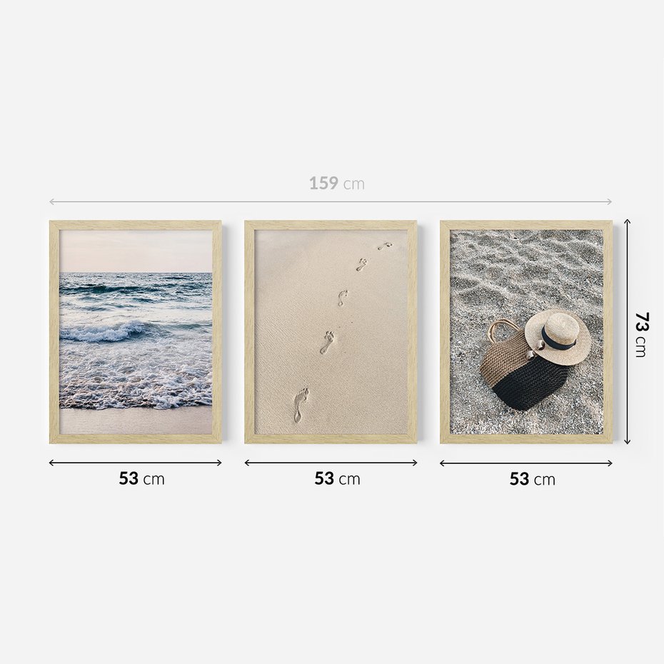 Zestaw obrazy w ramie 50x70 galeria - Plaża, piasek, ślady, kapelusz - rama drewno