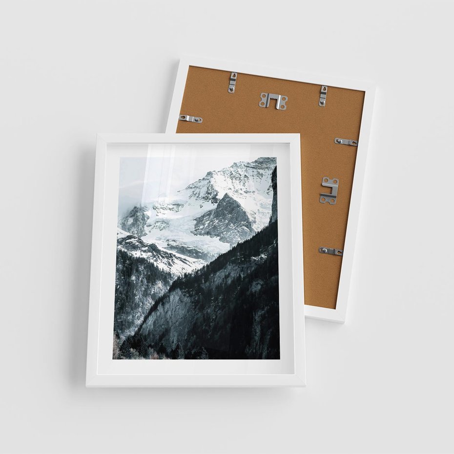 Plakat w ramie 40x50 - Góry w Zimowym Uścisku - góry, ośnieżone szczyty - rama biała